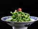 炒菜时什么时候放盐？5个关键时机把握好，菜香味美很下饭